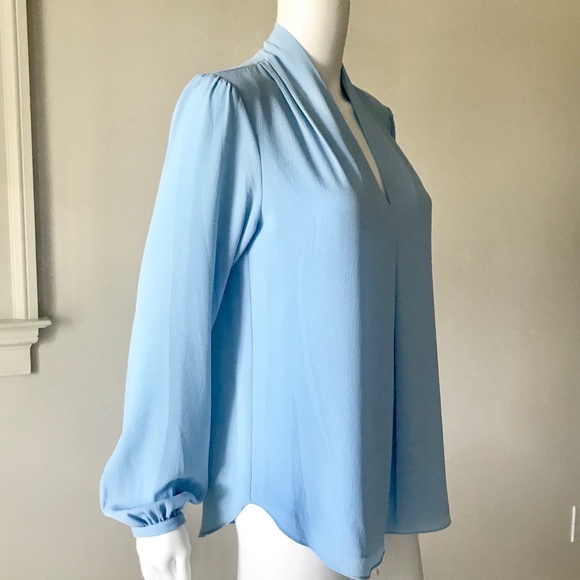 MICHAEL Michael Kors V-Neck Pleat Blue Top NWOT M - Picture 4 of 6